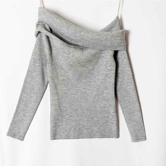 ❌SOLD❌ WILFRED Croquis Sweater  Ribbed Off Shoulder Light Grey Aritzia - Picture 7 of 11